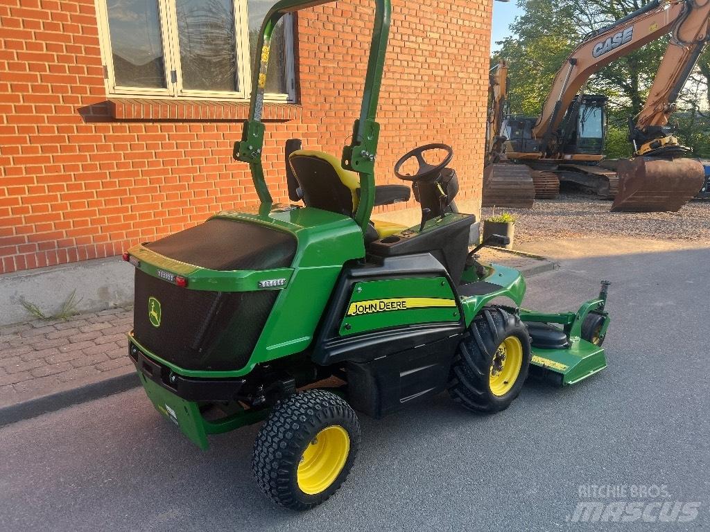 John Deere 1550 Riding mowers