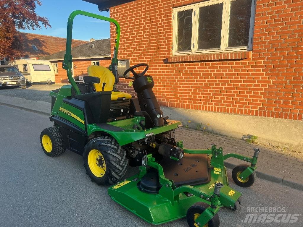 John Deere 1550 Riding mowers