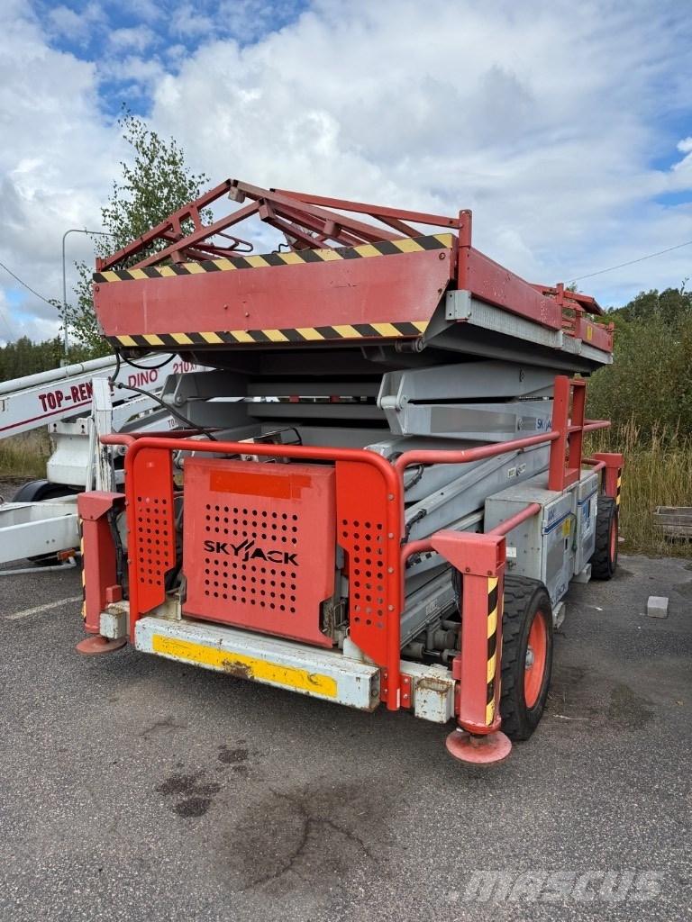 SkyJack SJ 9250 RT Platforme foarfeca