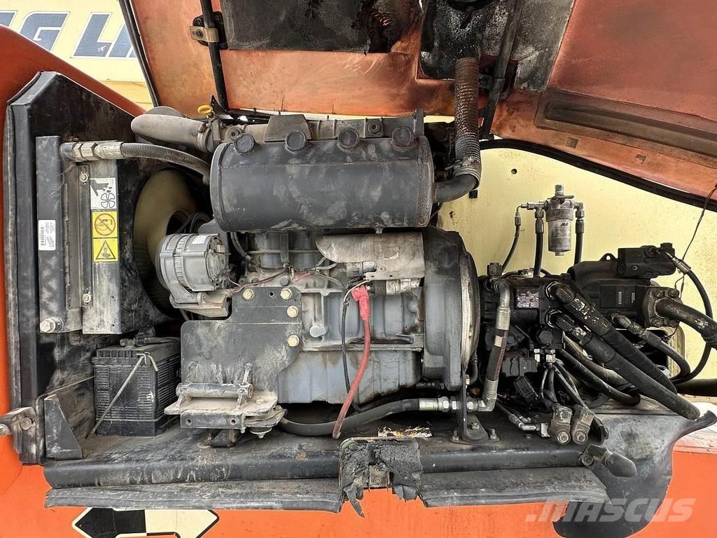 JLG 800AJ Nacele cu brat articulat
