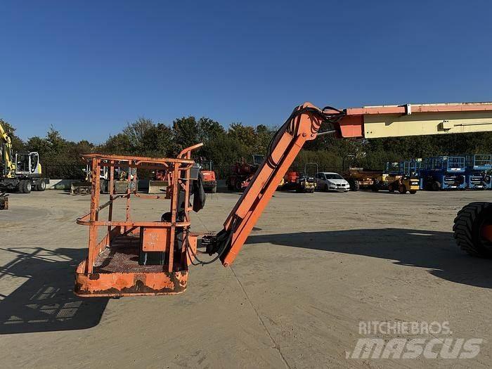 JLG 800AJ Nacele cu brat articulat