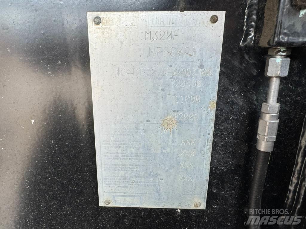 CAT M320F Excavatoare cu roti