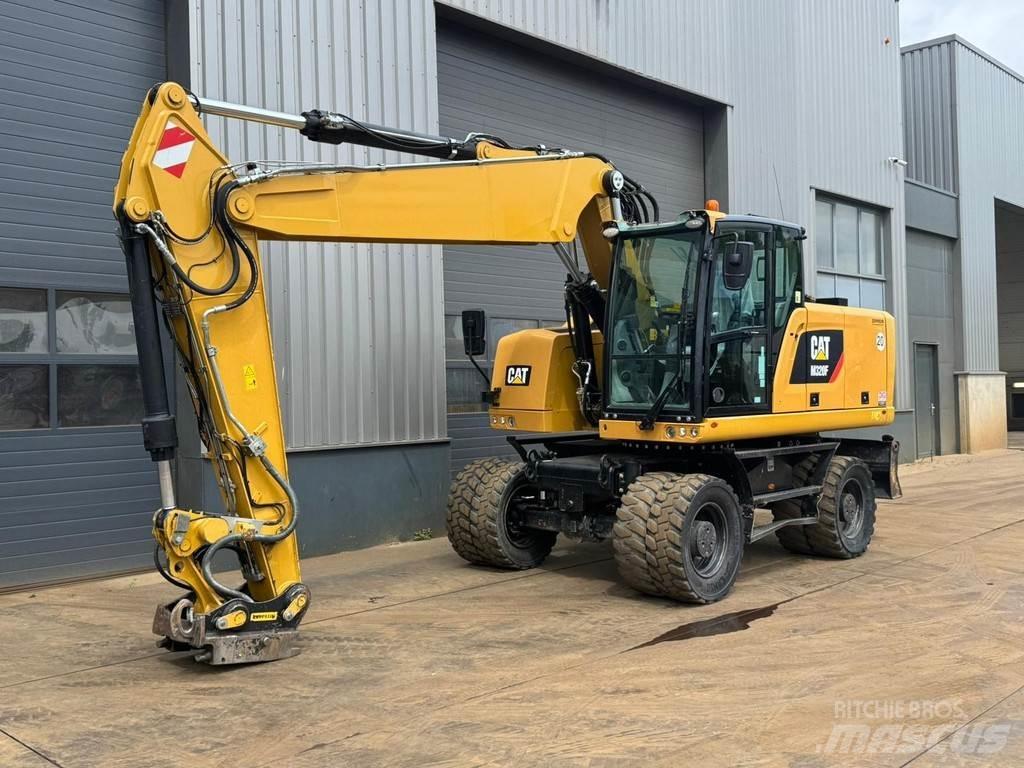 CAT M320F Excavatoare cu roti