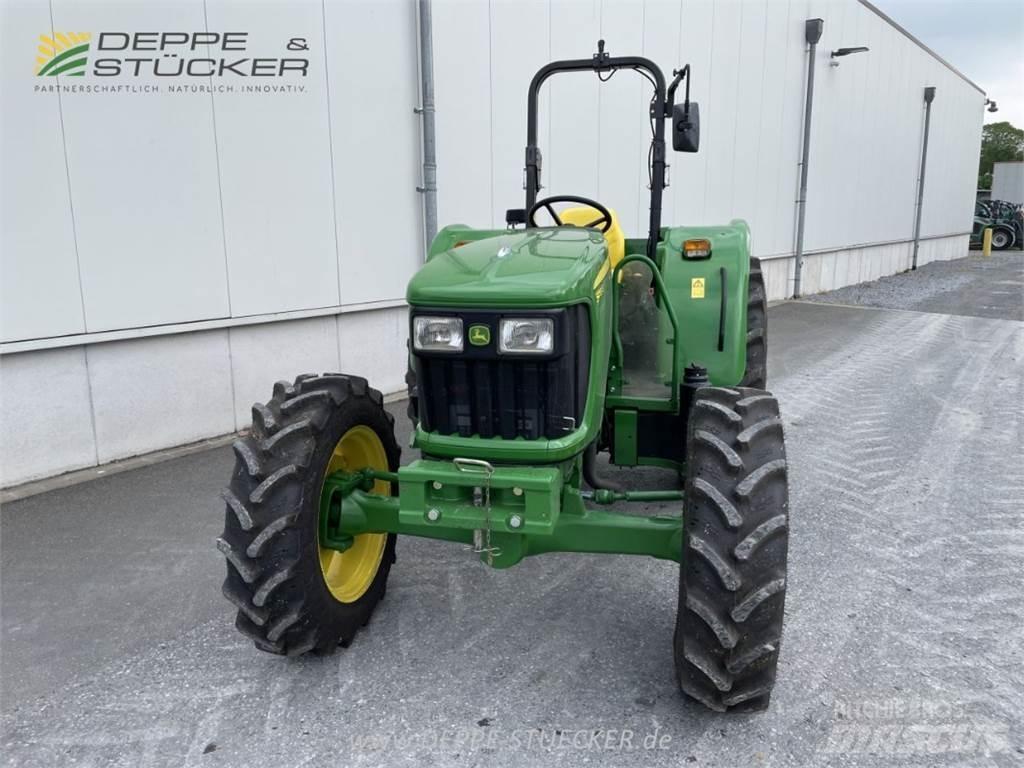 John Deere 5055E Tractoare