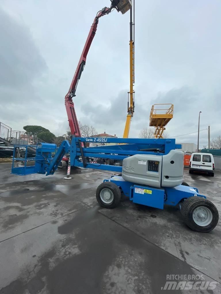 Genie Z 45/25 BI Nacele cu brat articulat