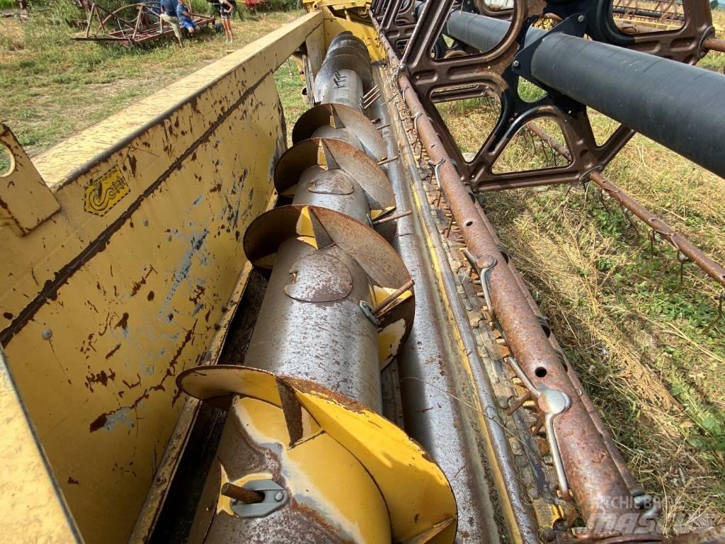 New Holland TX 68 Combine de secerat