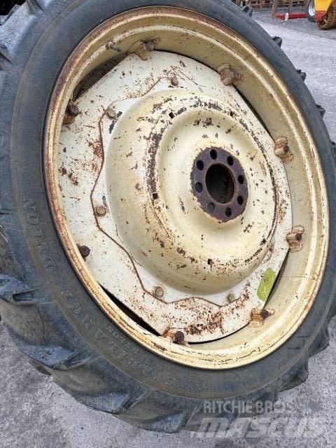 Dunlop 9.5R44 Roti