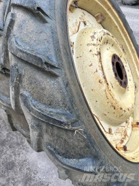 Dunlop 9.5R44 Roti