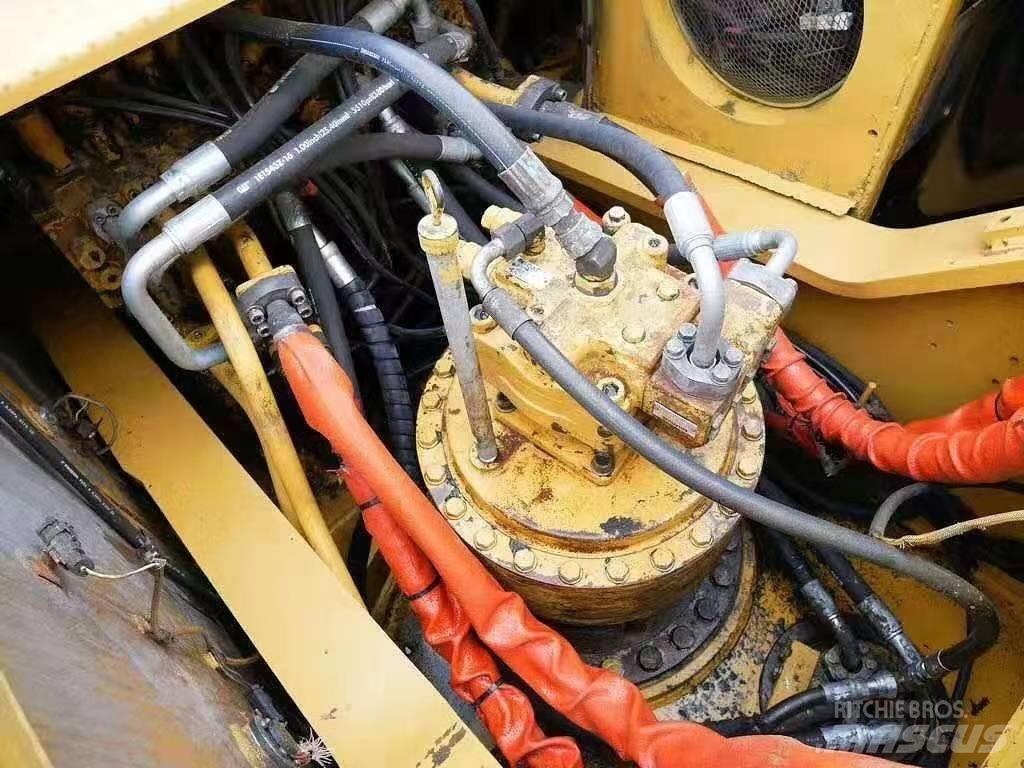 CAT 330 D Excavatoare pe șenile
