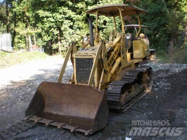 Mitsubishi BS3F Buldozere pe senile
