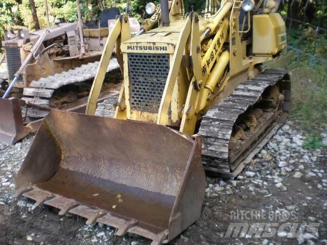 Mitsubishi BS3F Buldozere pe senile