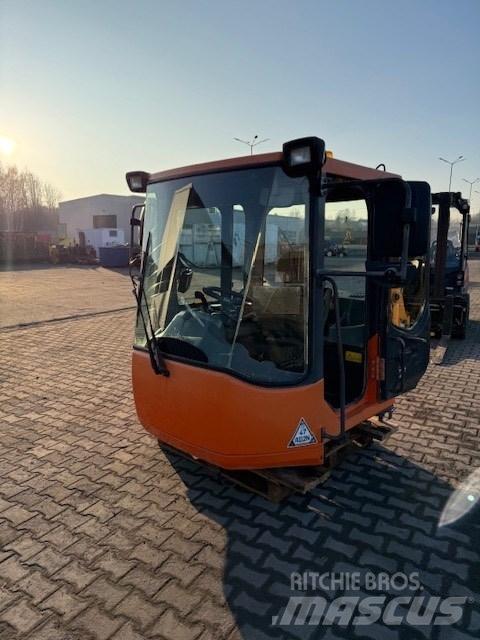 Doosan DL 420-3 CAB Cabine si interior