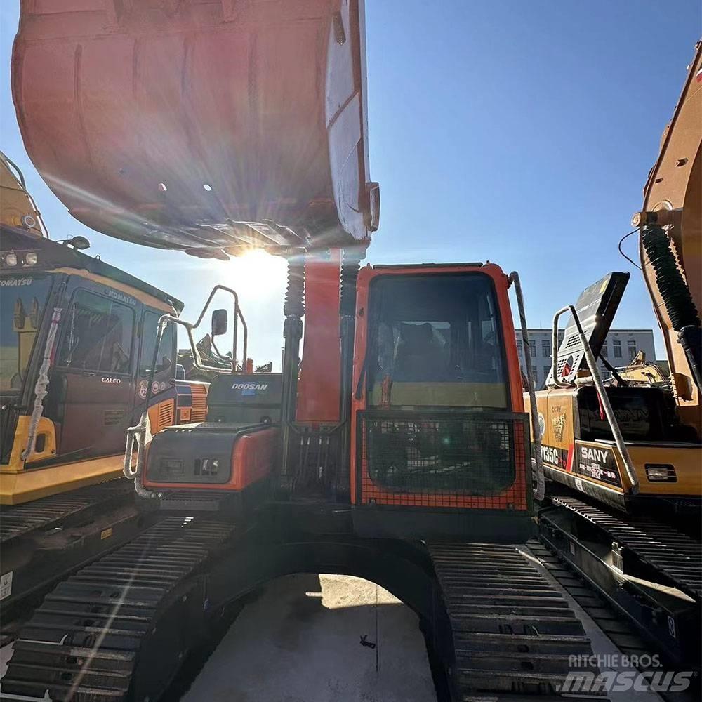 Doosan DX150LC-9C Excavatoare pe șenile
