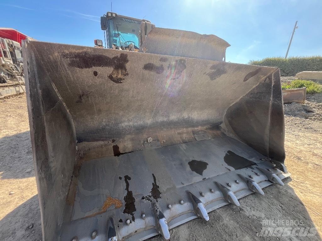 Volvo L180F Incarcator pe pneuri