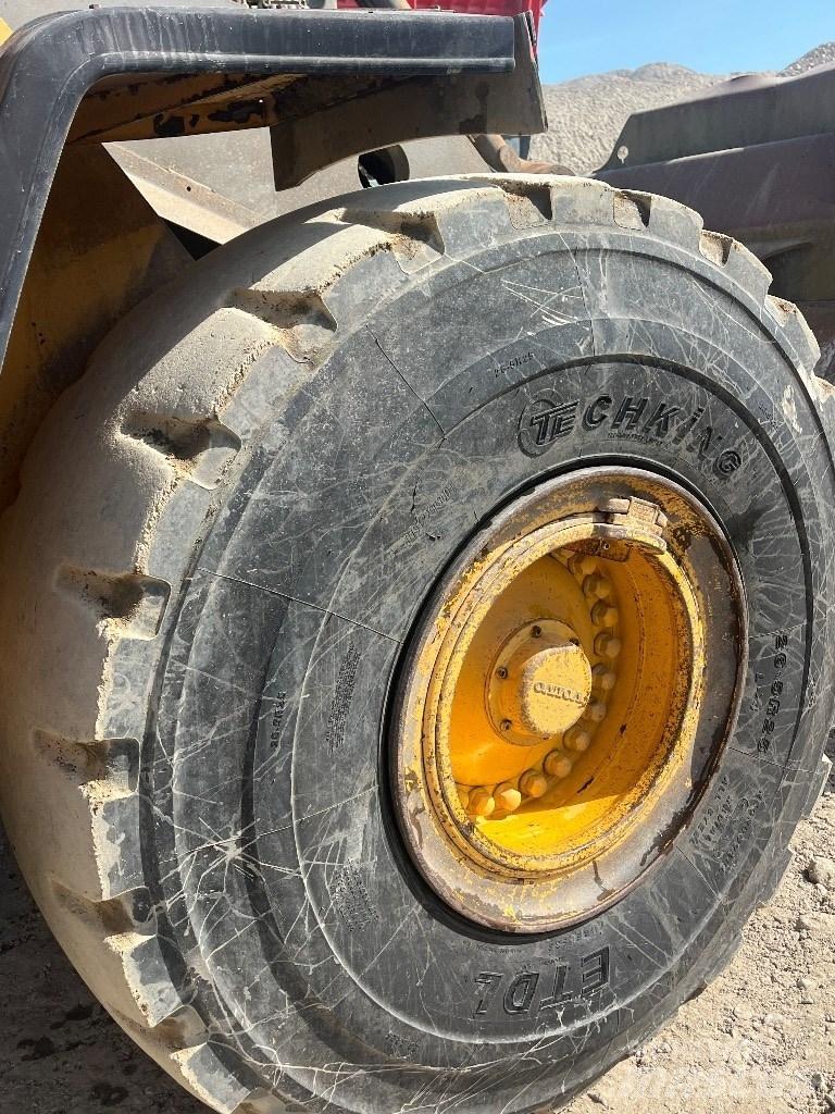 Volvo L180F Incarcator pe pneuri