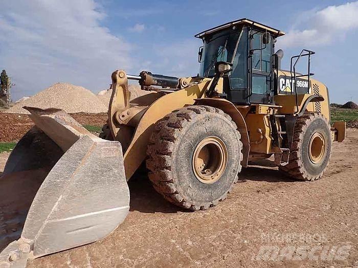 CAT 966M Incarcator pe pneuri