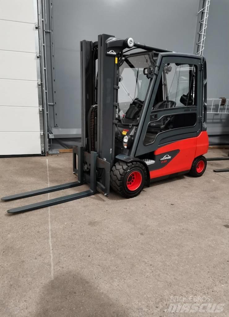 Linde E35L-01 Stivuitor electric