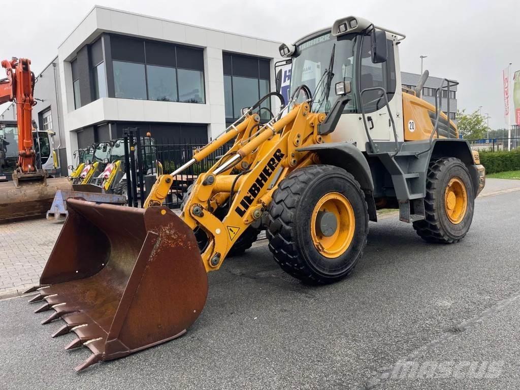 Liebherr L524 Incarcator pe pneuri