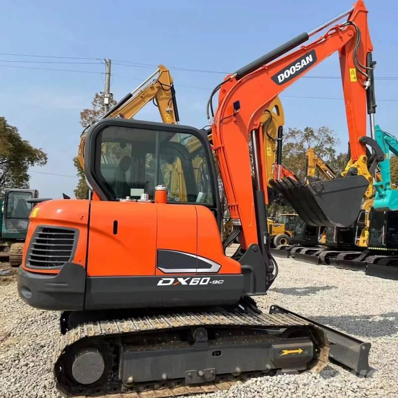 Hitachi 60 Excavatoare pe șenile
