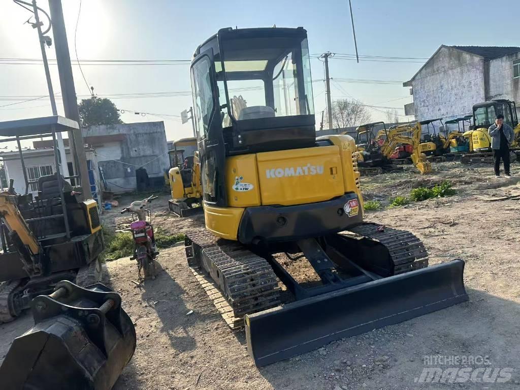 Komatsu PC 40 Excavatoare pe șenile
