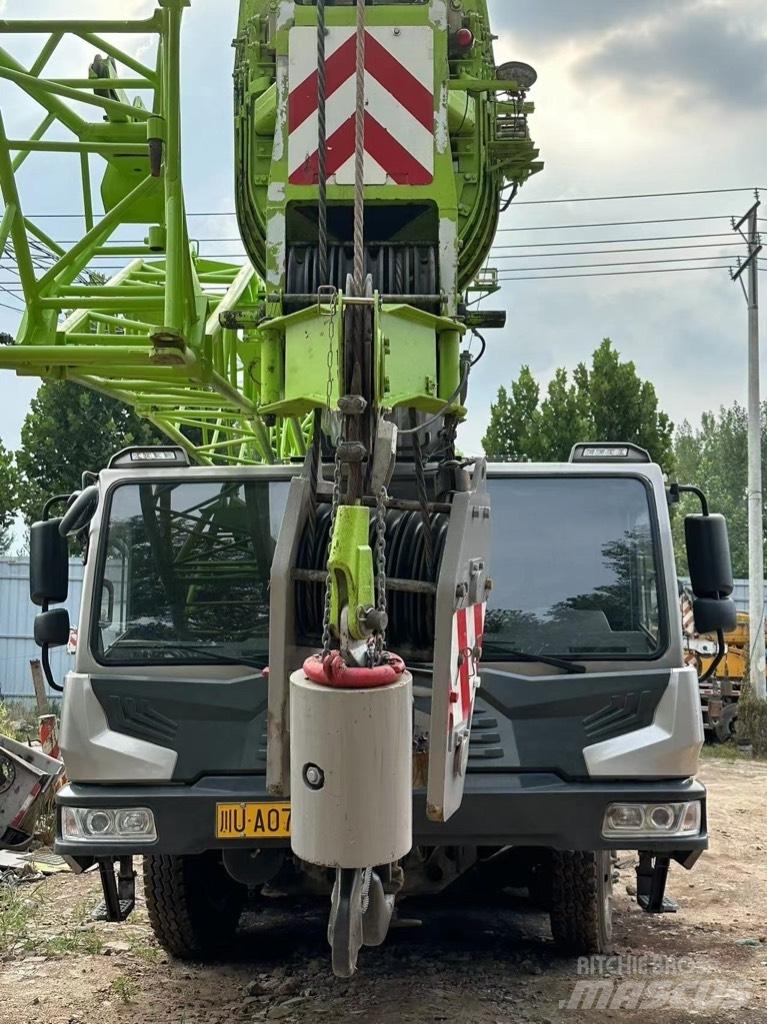 Zoomlion ZTC700 Macara pentru orice teren