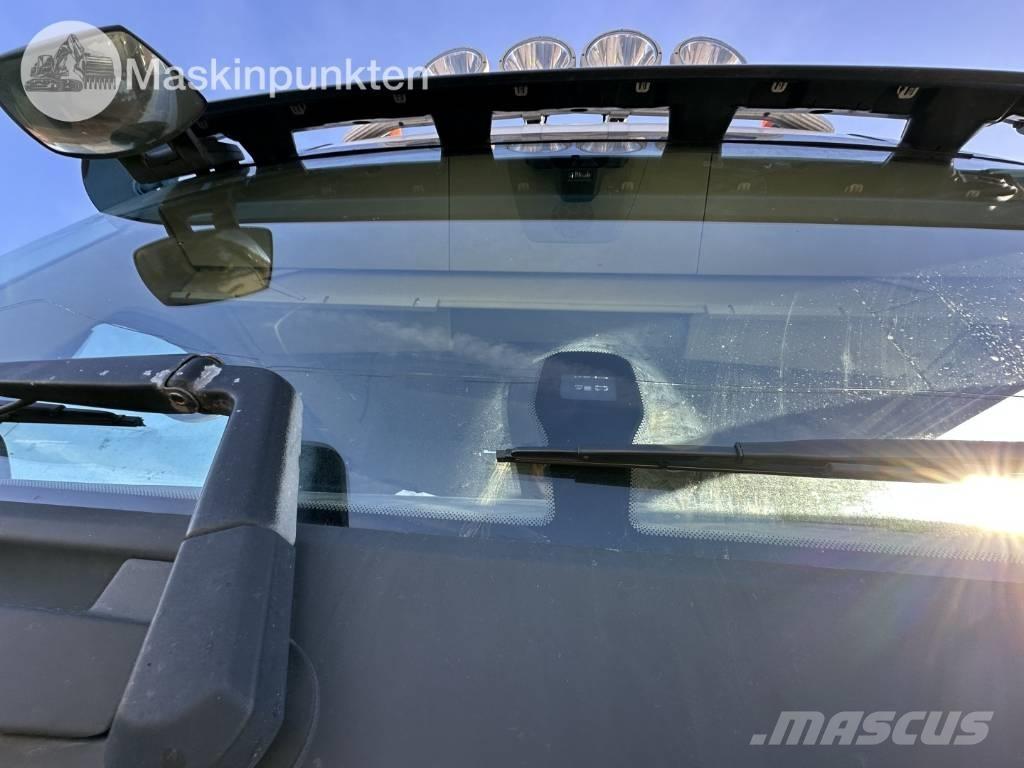 Volvo FH 6*2 Camion cu carlig de ridicare