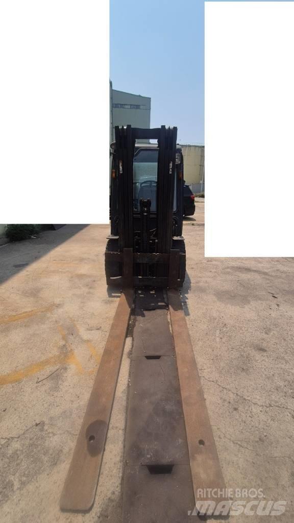 Hyundai D30 Strivuitoare-altele