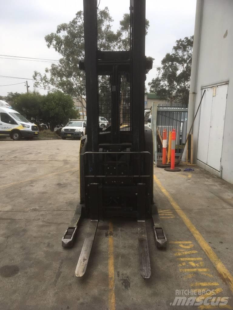 Hyster N35ZDR Stivuitor cu catarg retractabil