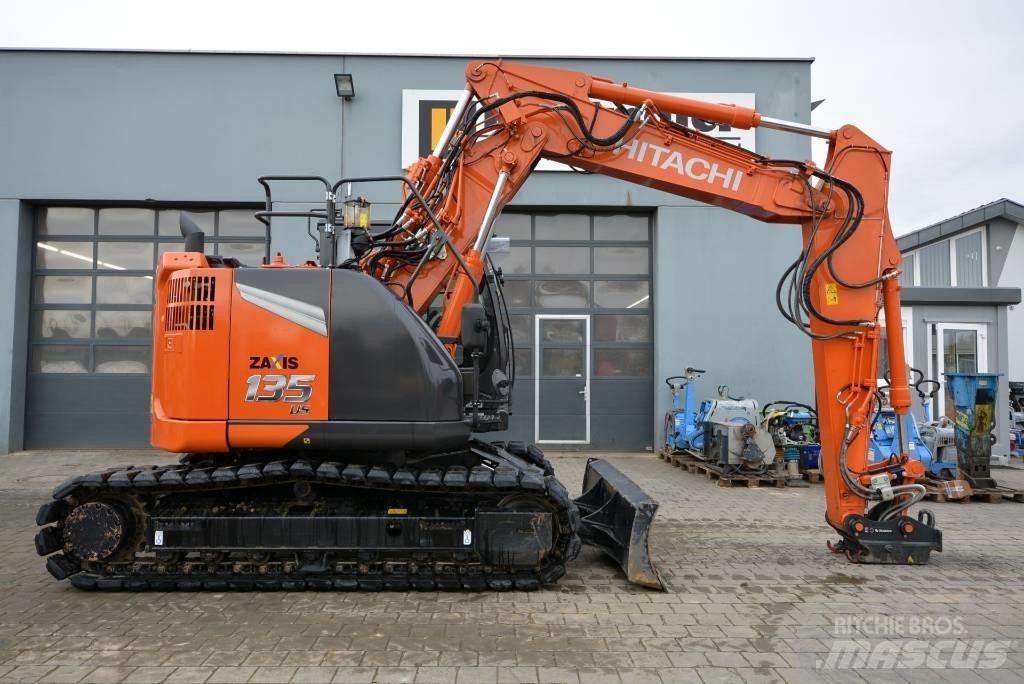 Hitachi ZX 135 US-7 Excavatoare pe șenile
