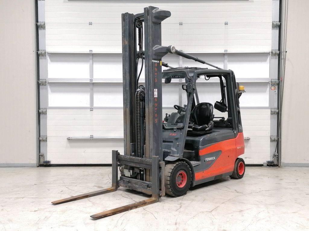 Linde E30L-01 Stivuitor electric