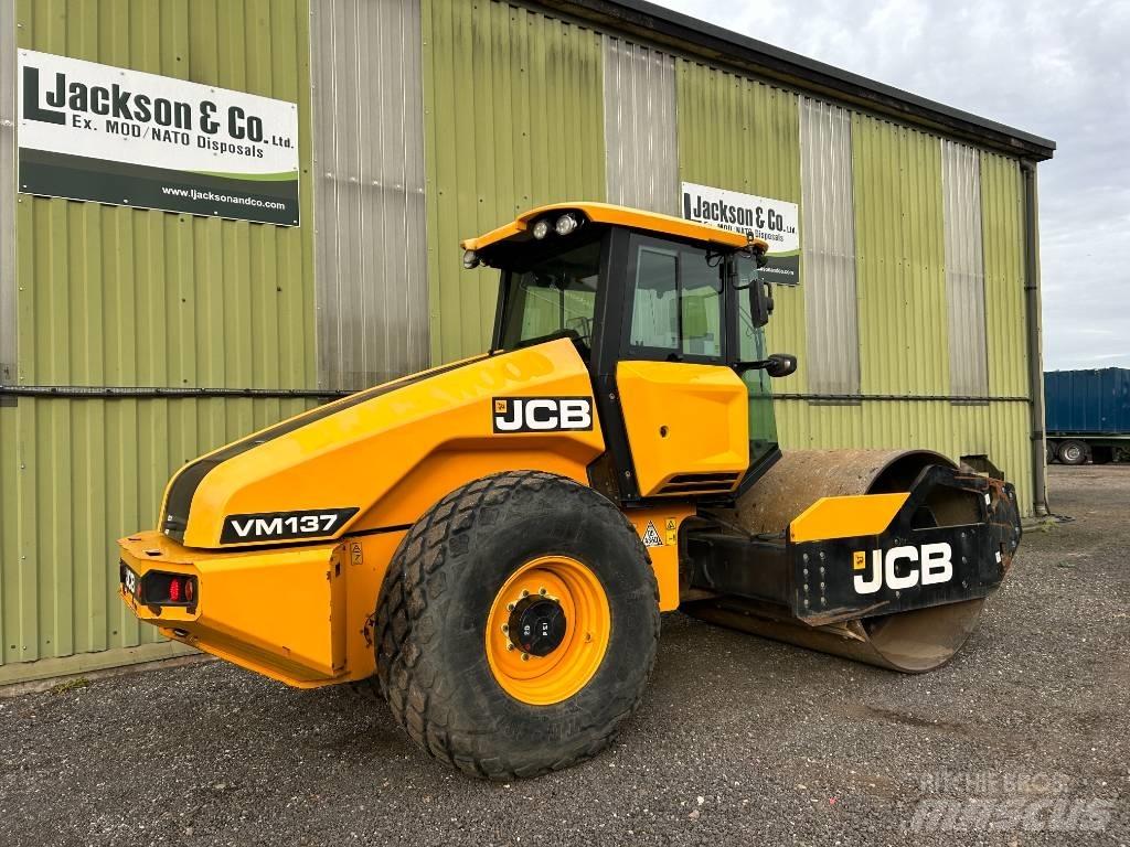 JCB VM 137 Compactoare monocilindrice