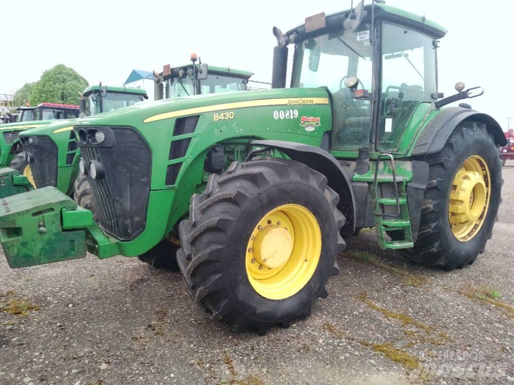 John Deere 8430 Tractoare