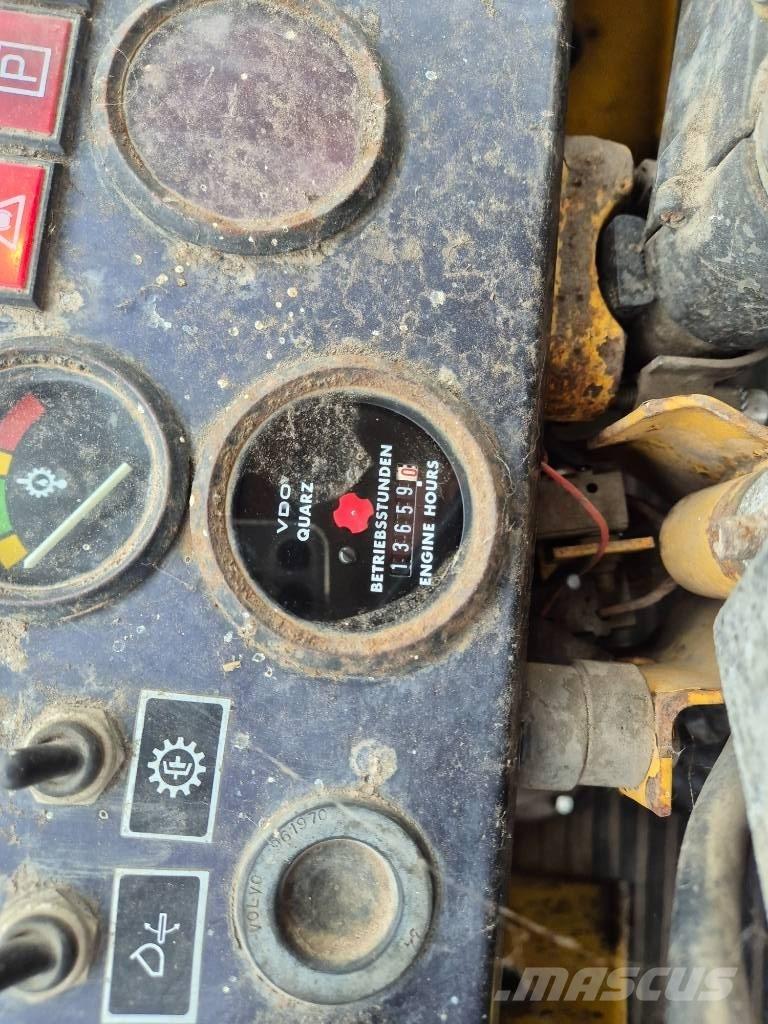 Volvo BM 4300 Incarcator pe pneuri