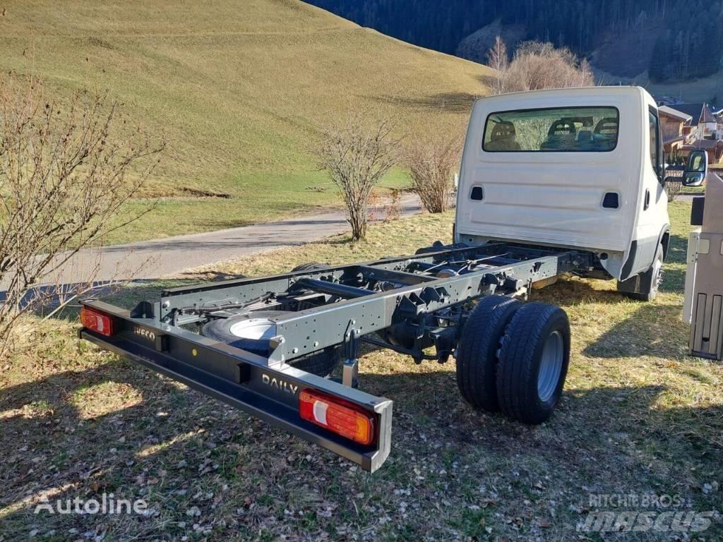 Iveco Daily 70C21 Camion cabina sasiu