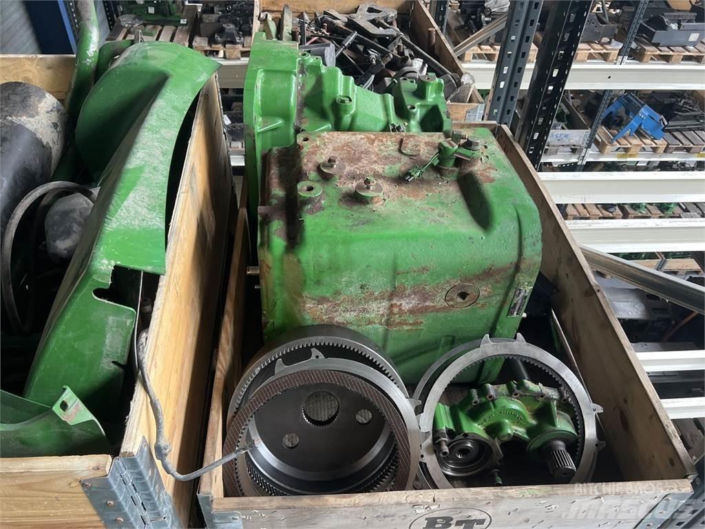 John Deere 7820 Tractoare