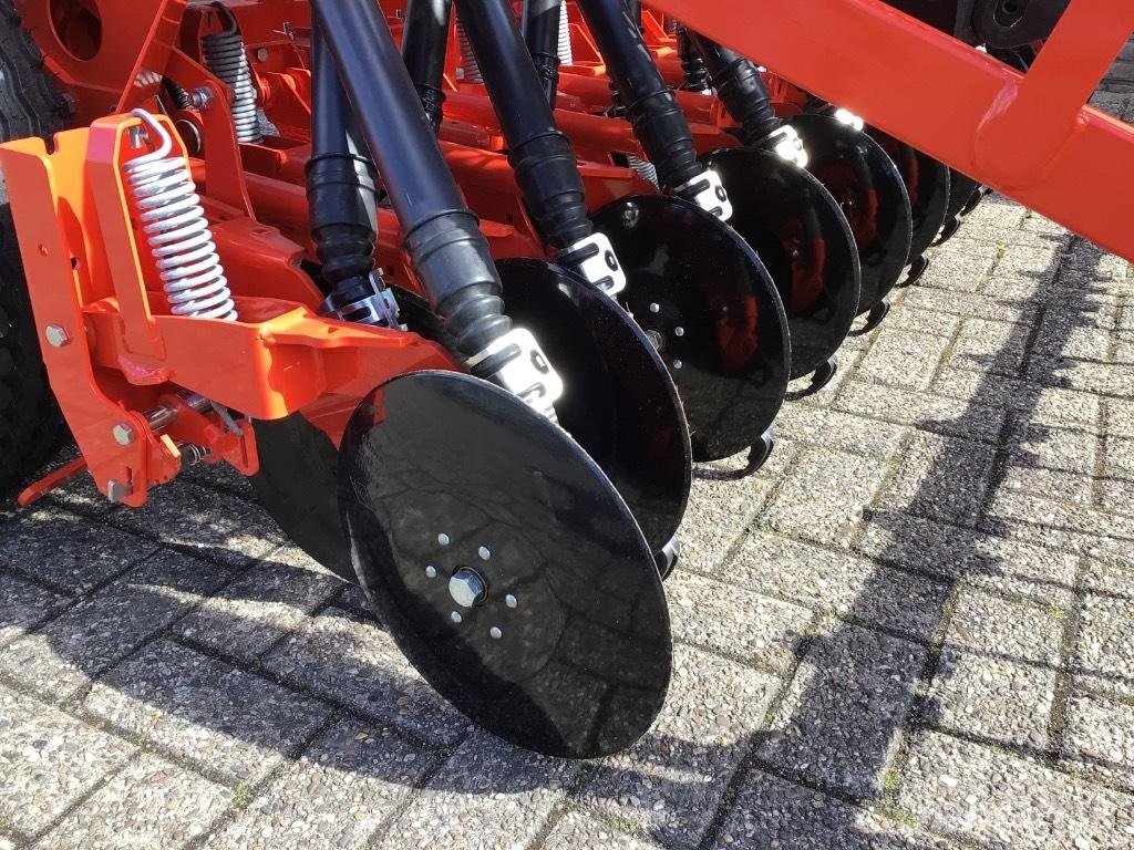 Kuhn Premia 300-24MD Perforatoare