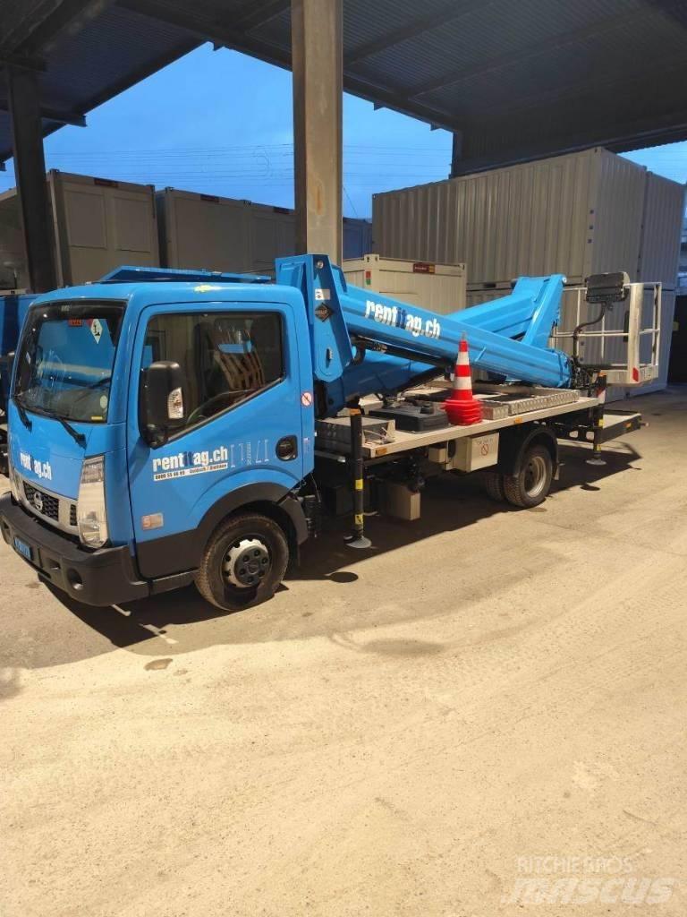 VERSALIFT VTX 240 Platforme aeriene montate pe camion