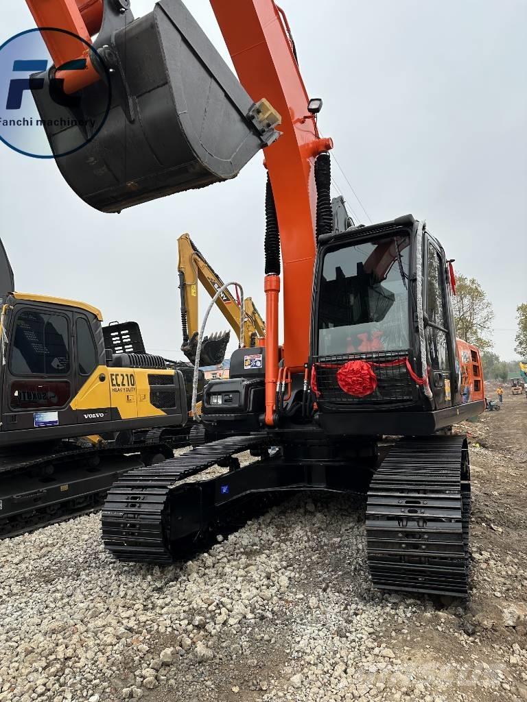 Hitachi ZX 200 Excavatoare pe șenile
