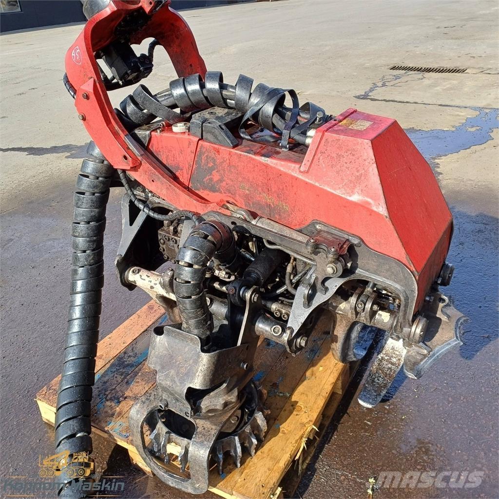 Komatsu C124 Capete pentru culegatoare