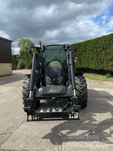 Valtra G 125 Tractoare