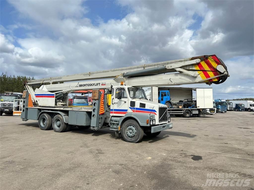 Volvo N12-1-V-6X2 Camioane cu macara