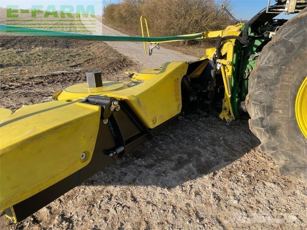 John Deere 8700i Forajere cu autopropulsare