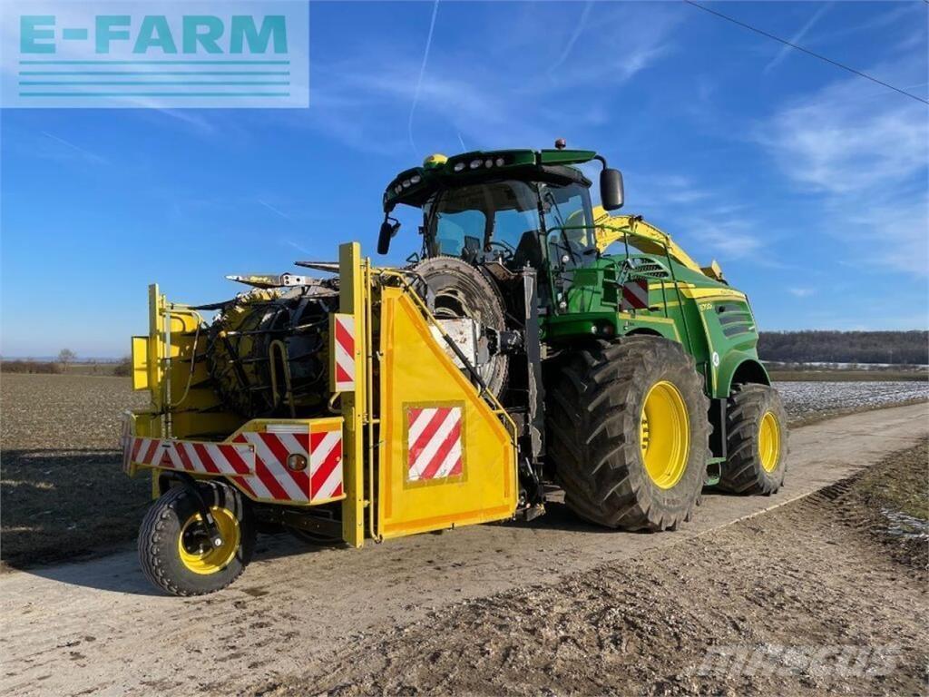 John Deere 8700i Forajere cu autopropulsare