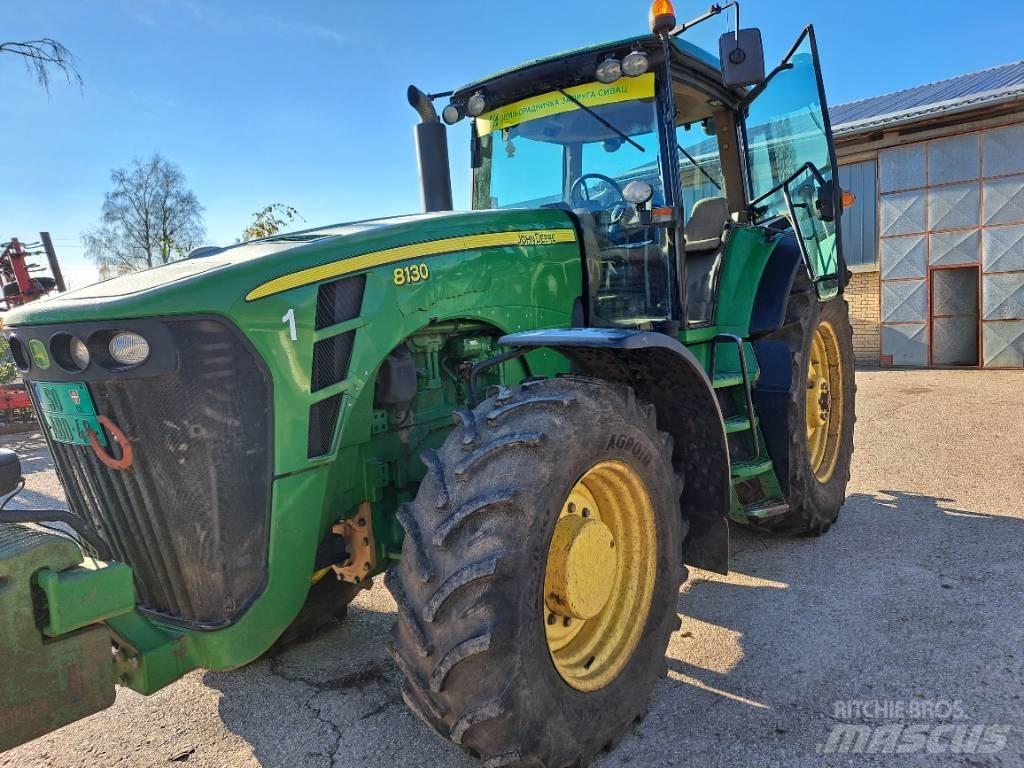 John Deere 8130 Tractoare