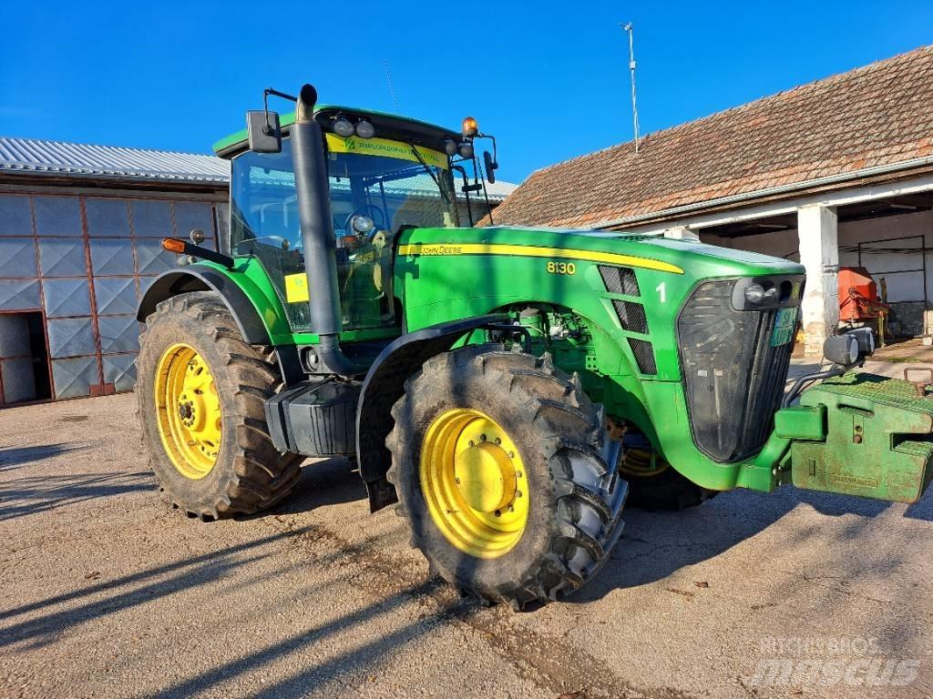 John Deere 8130 Tractoare