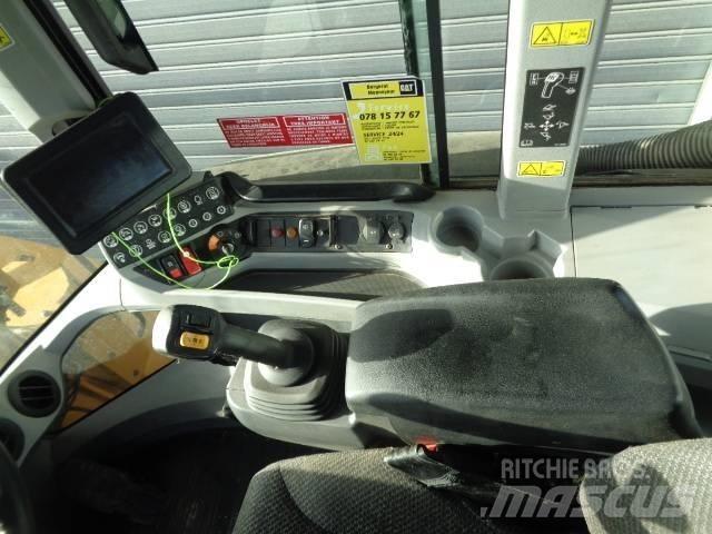 CAT 938M Incarcator pe pneuri