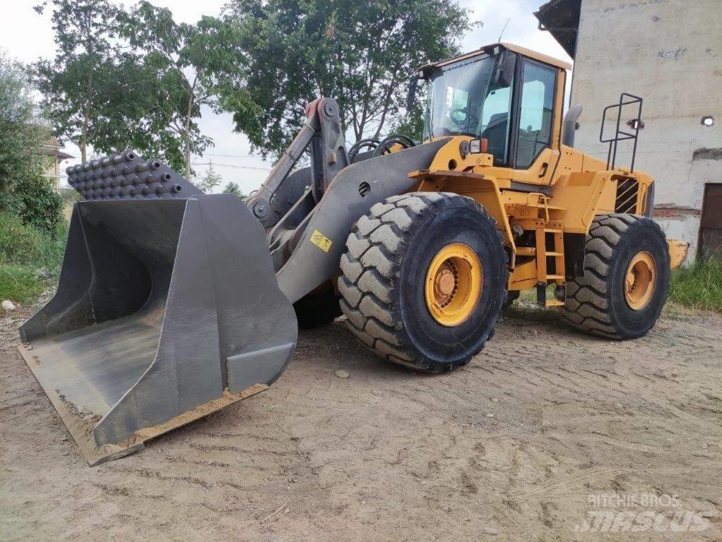 Volvo L 220 F Incarcator pe pneuri