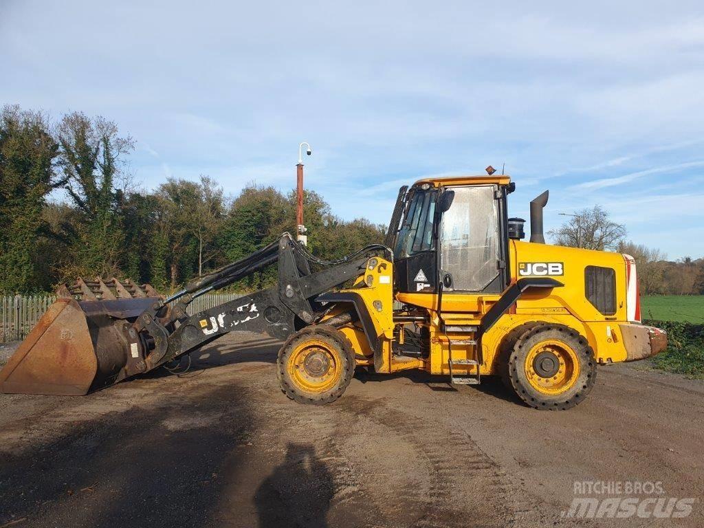 JCB 437 HT Incarcator pe pneuri