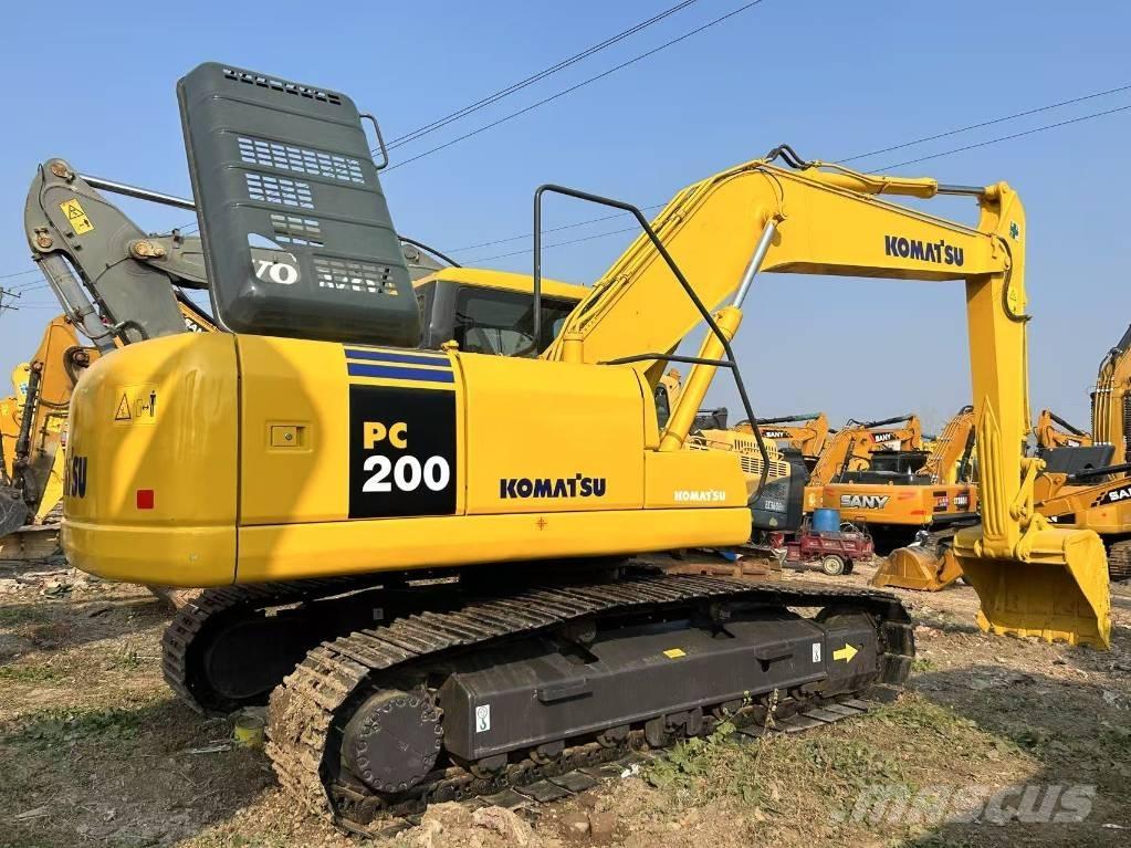 Komatsu PC 200 Excavatoare pe șenile

