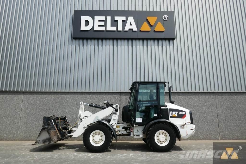 CAT 906M Incarcator pe pneuri